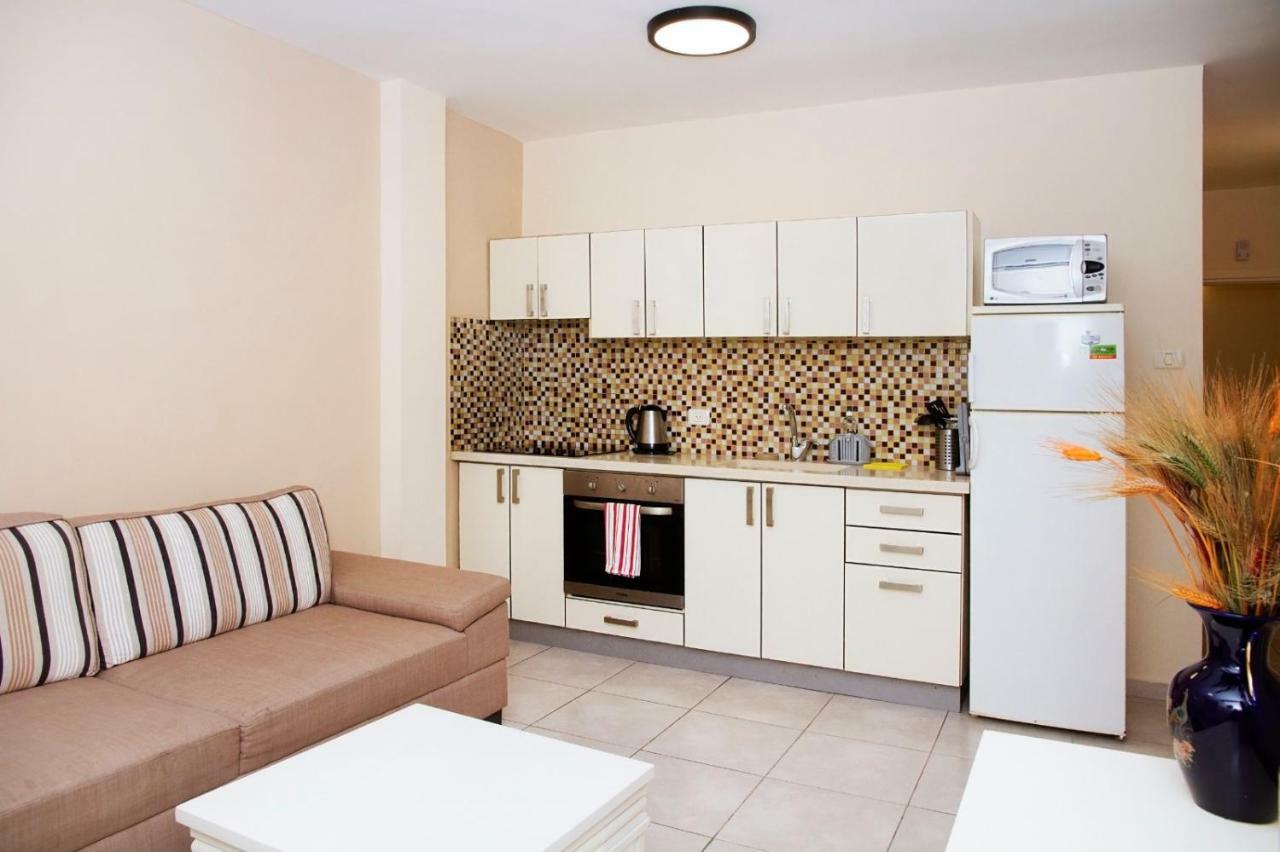 Apartments4You Bally Бат-Ям Екстер'єр фото